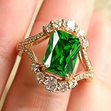 Елегантен пръстен с изумруд