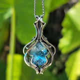 Винтидж синя огърлица в сребристо