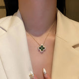 Колие с изумруден блясък и детелина от злато