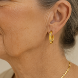 Винтидж обеци с златна цвете