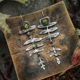 Модни обеци във форма на листа