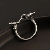 Пръстен Колибри и Цвете – Регулируем Пръстен с Отворена Птица за Жени